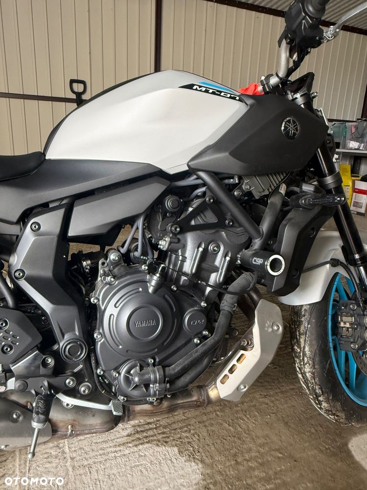 Yamaha MT - 7