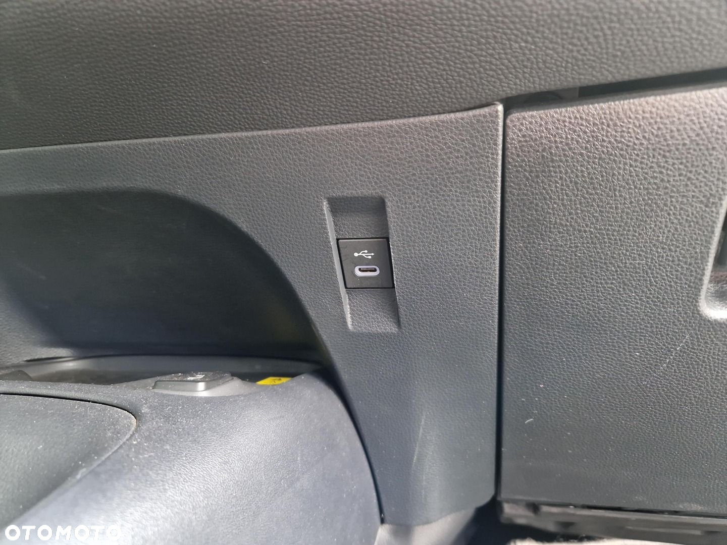 Toyota Corolla 1.8 Hybrid Comfort - 26