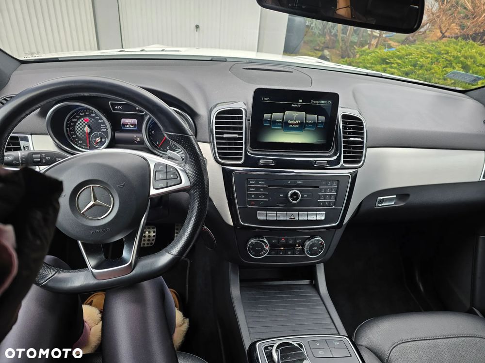 Mercedes-Benz GLE - 10