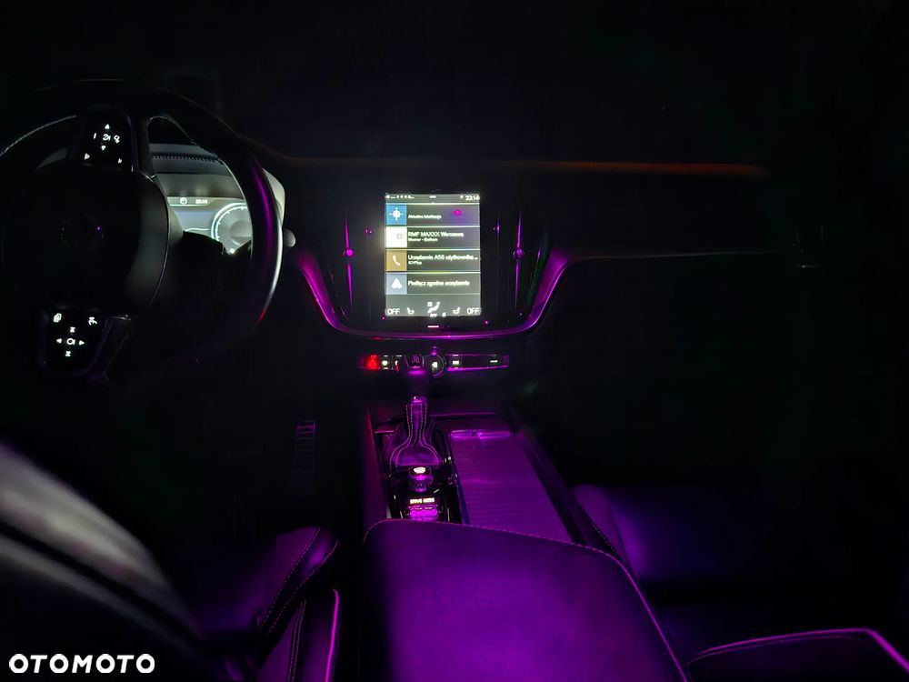 Volvo S60 T4 R-Design - 36