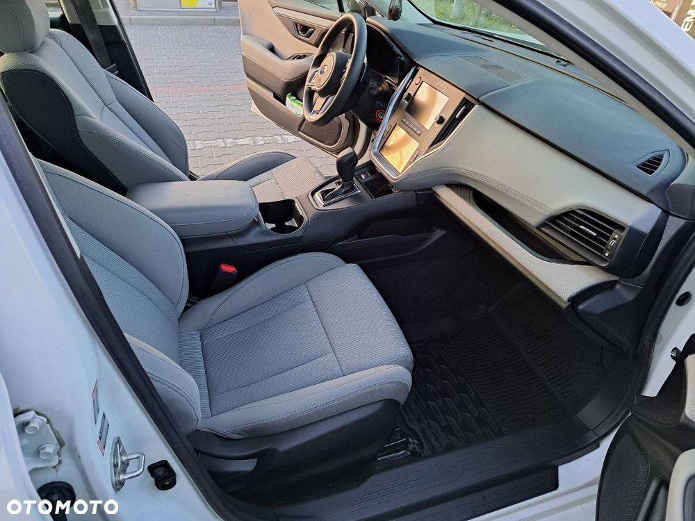 Subaru Legacy - 9