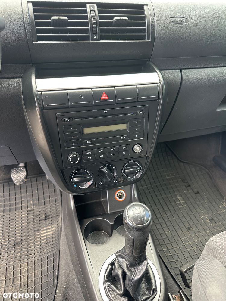 Volkswagen Fox - 8