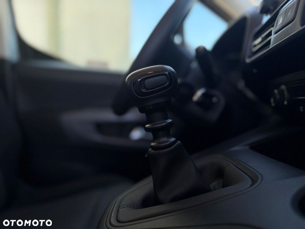 Toyota Proace City Verso Long 1.2 D-4T Business - 23