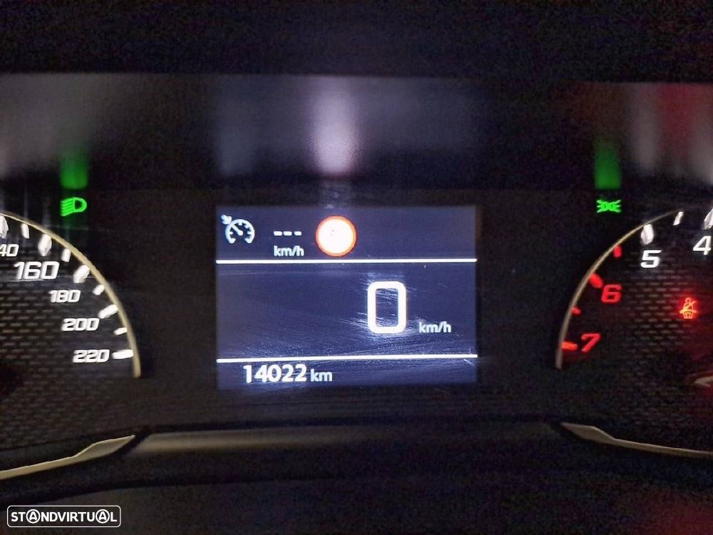 Peugeot 2008 1.2 PureTech Style - 12