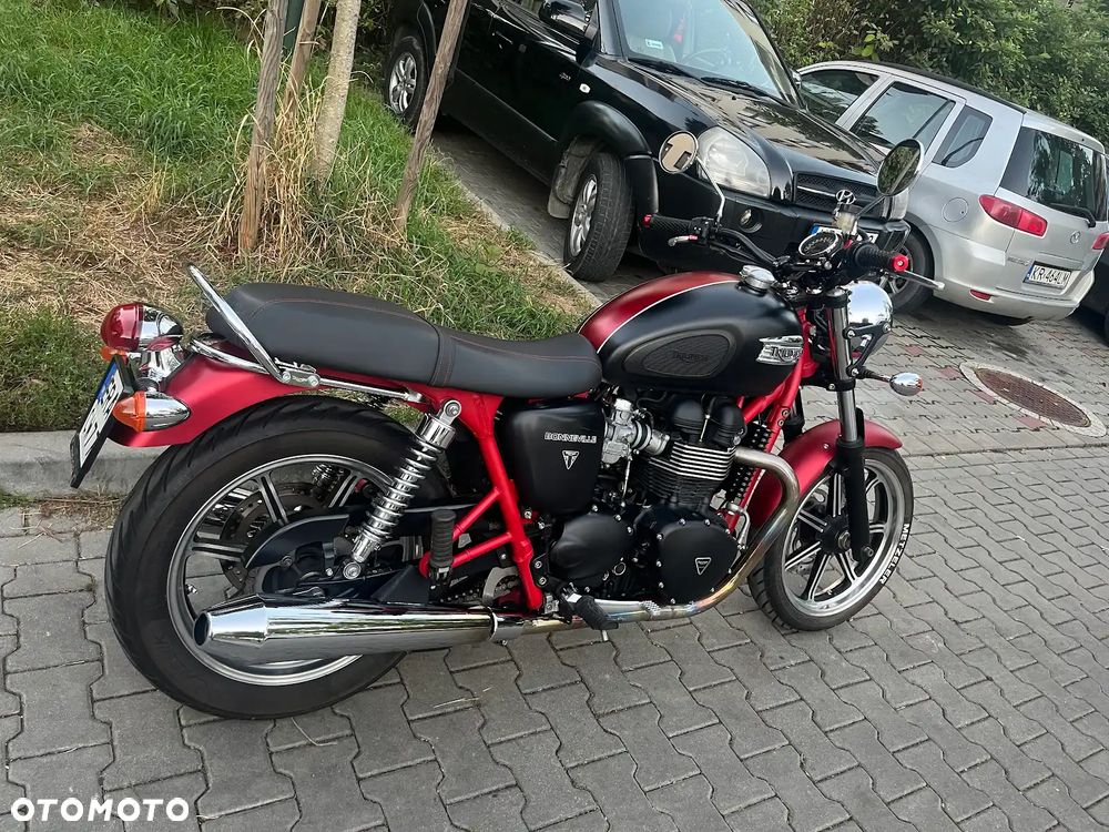 Triumph Bonneville - 3
