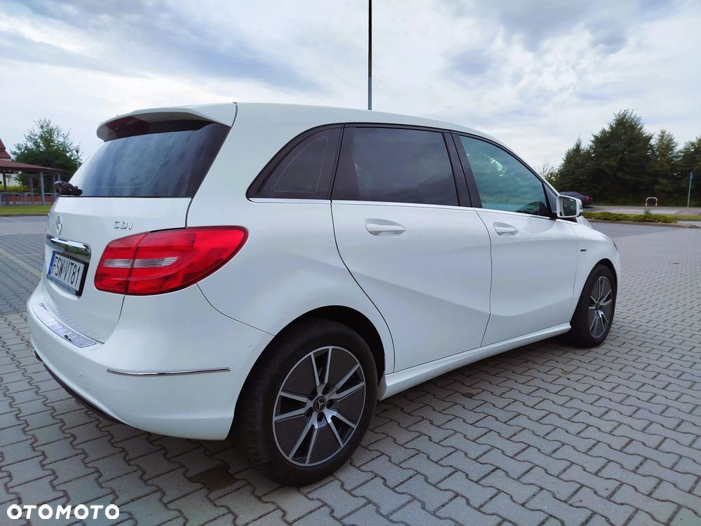 Mercedes-Benz Klasa B 180 CDI (BlueEFFICIENCY) - 23