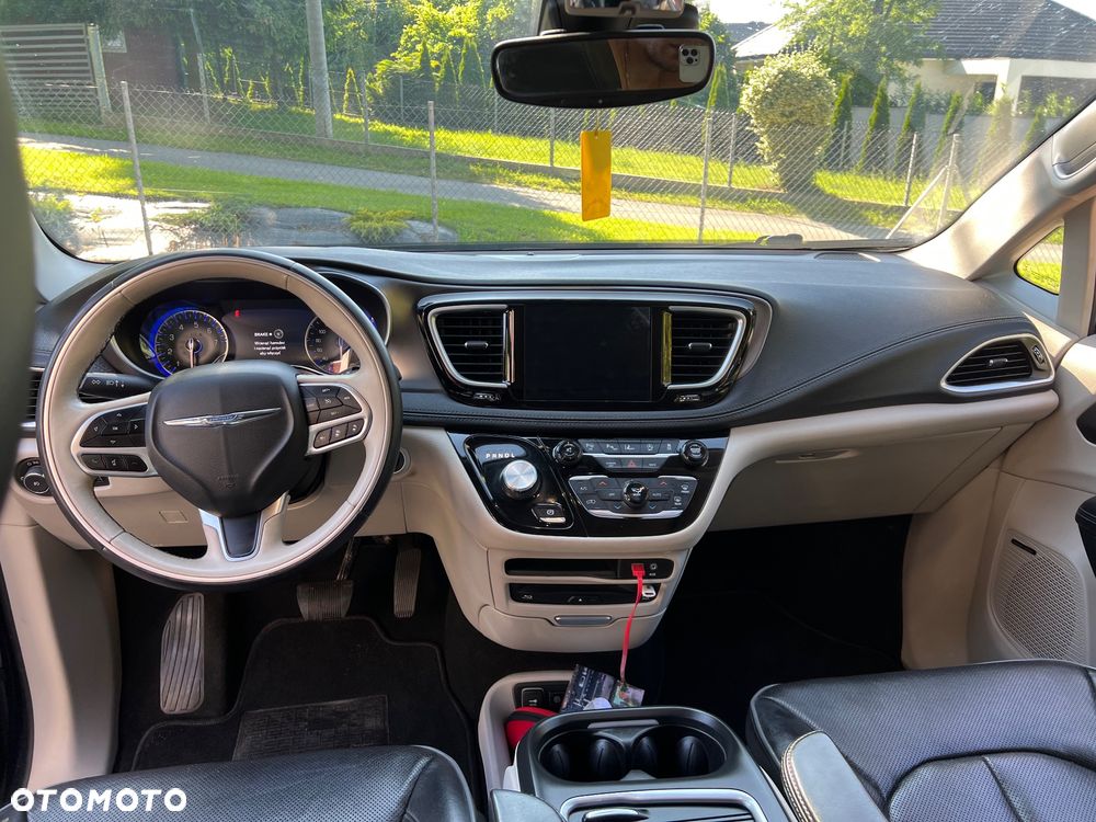 Chrysler Pacifica - 20