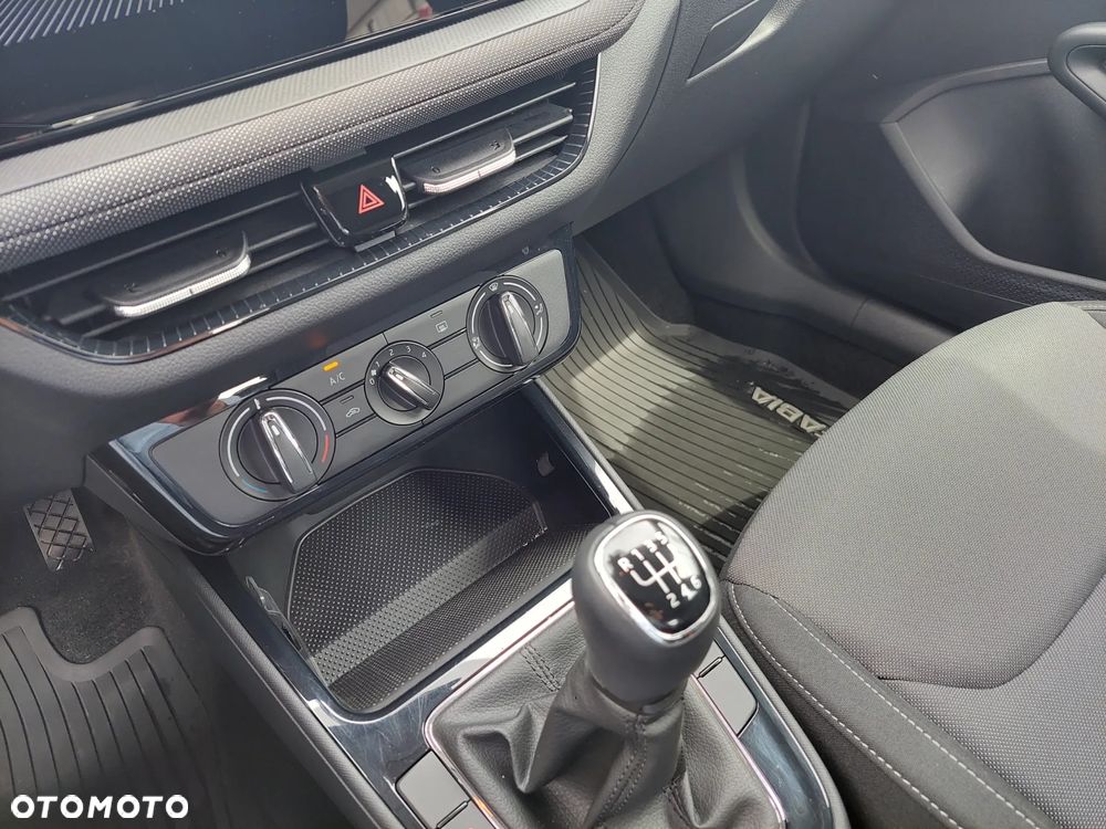 Skoda Fabia 1.0 TSI Selection - 24