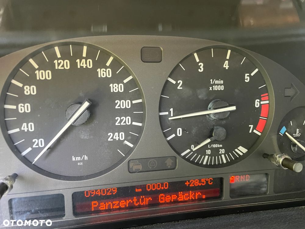 BMW Seria 7 - 22