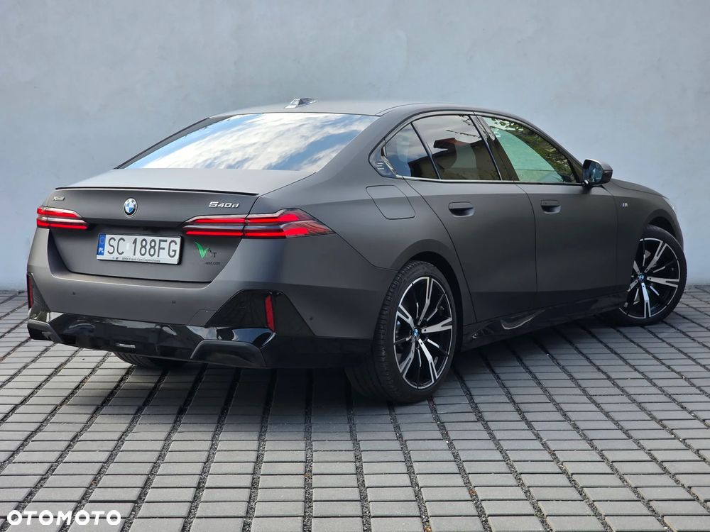 BMW Seria 5 540d xDrive mHEV M Sport - 11