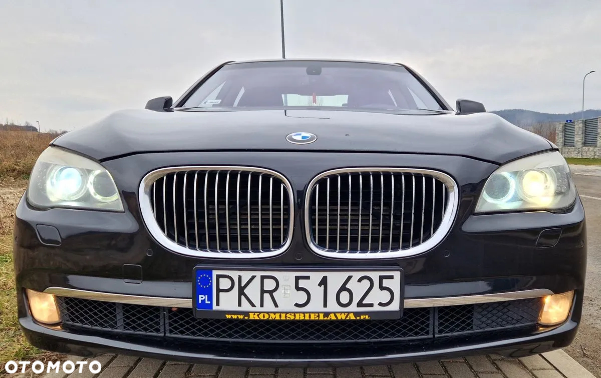 BMW Seria 7 750i - 5