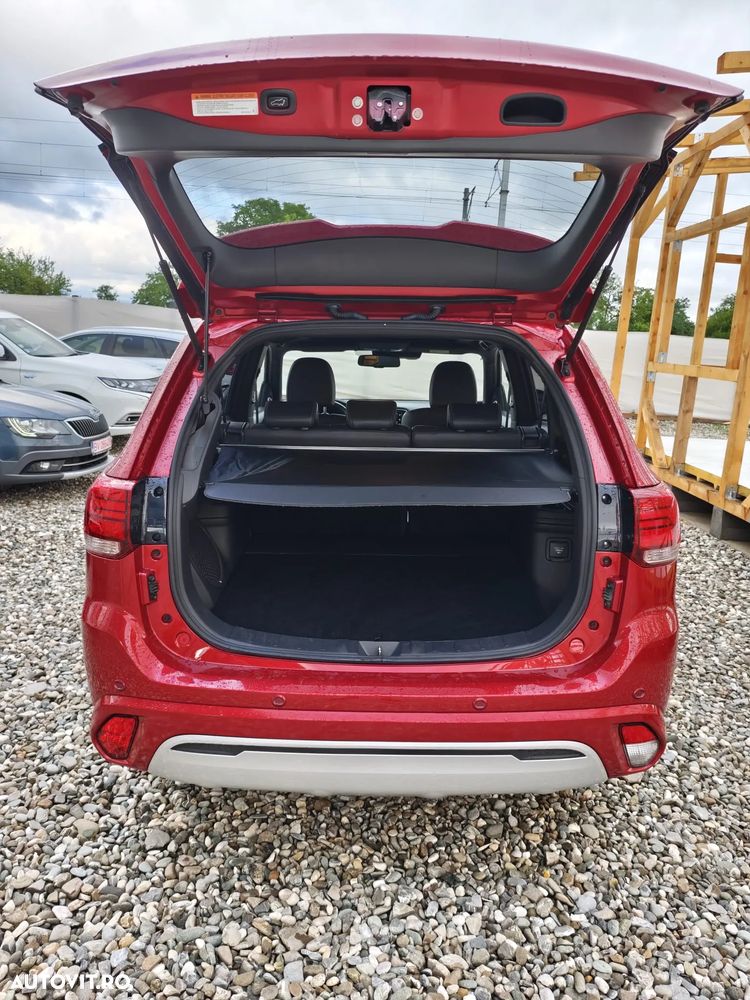 Mitsubishi Outlander PHEV 2.4 L 4X4 Instyle+ - 25