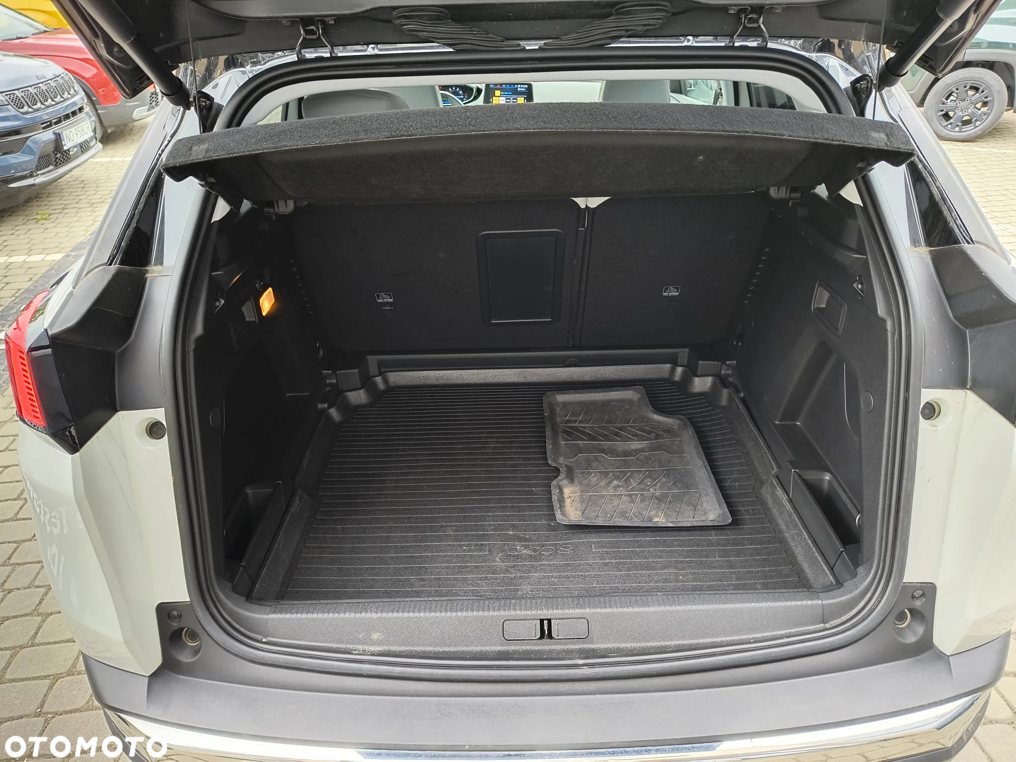 Peugeot 3008 1.2 PureTech Allure S&S - 5