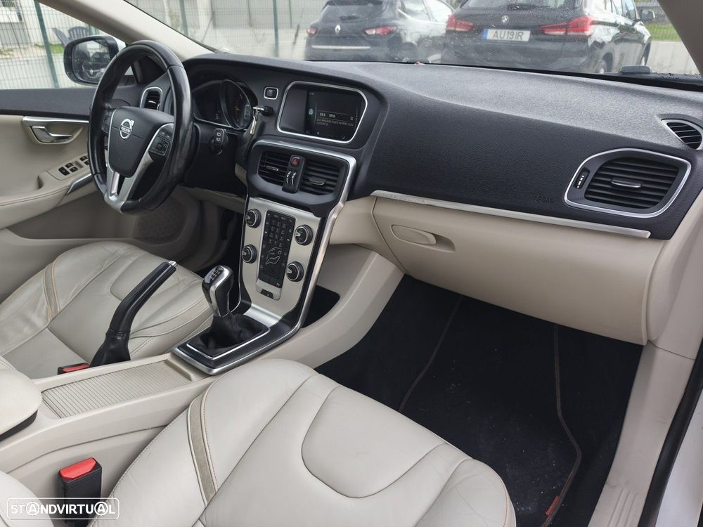 Volvo V40 Cross Country 1.6 D2 Summum - 12