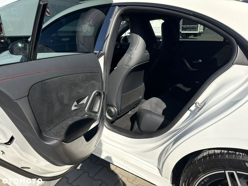 Mercedes-Benz CLA 200 mHEV AMG Line 7G-DCT - 14