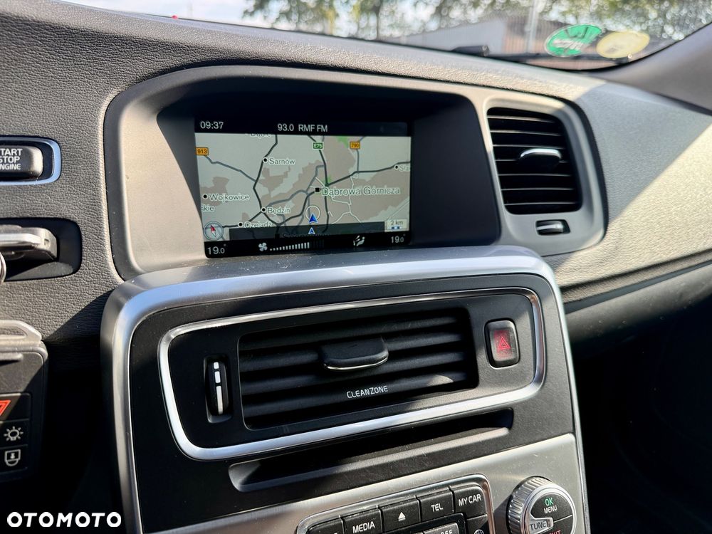 Volvo V60 Cross Country D3 Geartronic Momentum - 26
