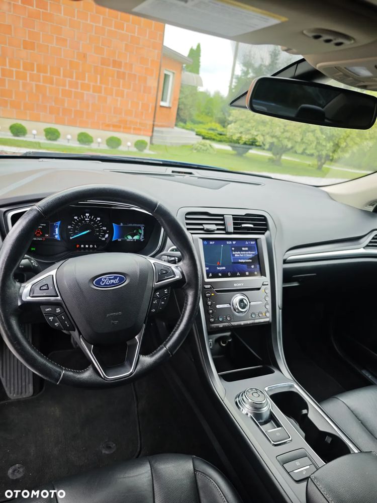 Ford Mondeo 2.0 Hybrid Titanium - 18