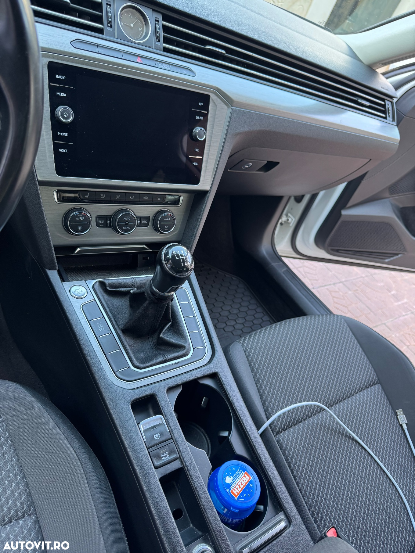 Volkswagen Passat - 13