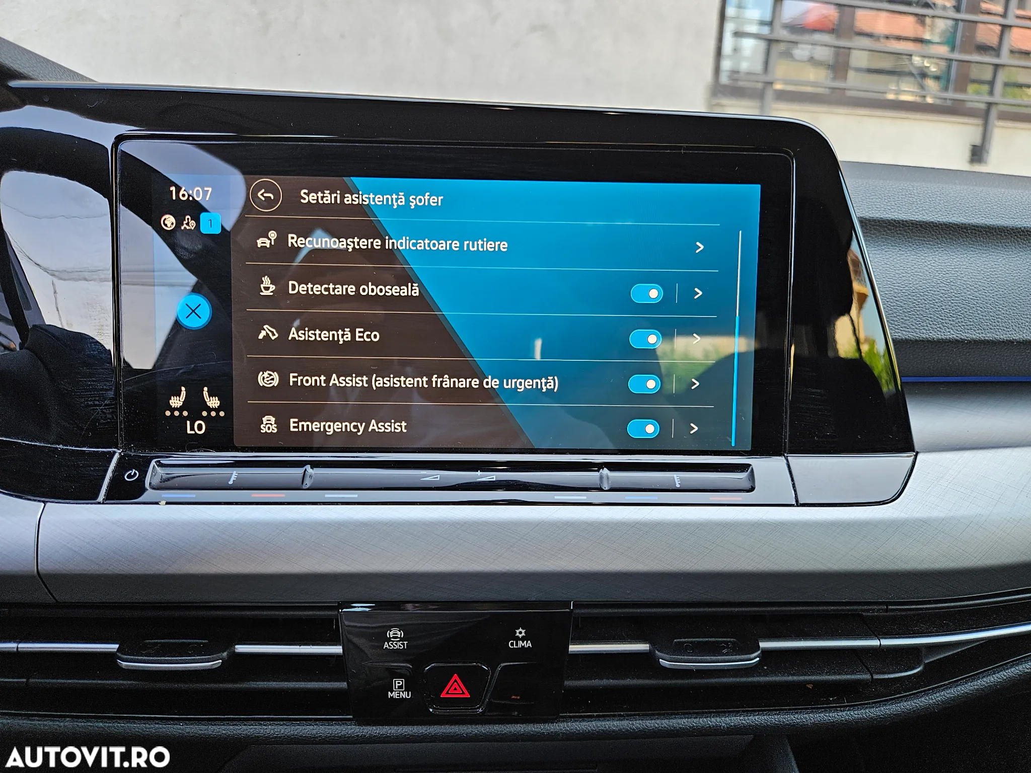 Volkswagen Golf 1.0 eTSI DSG MHEV Life - 13