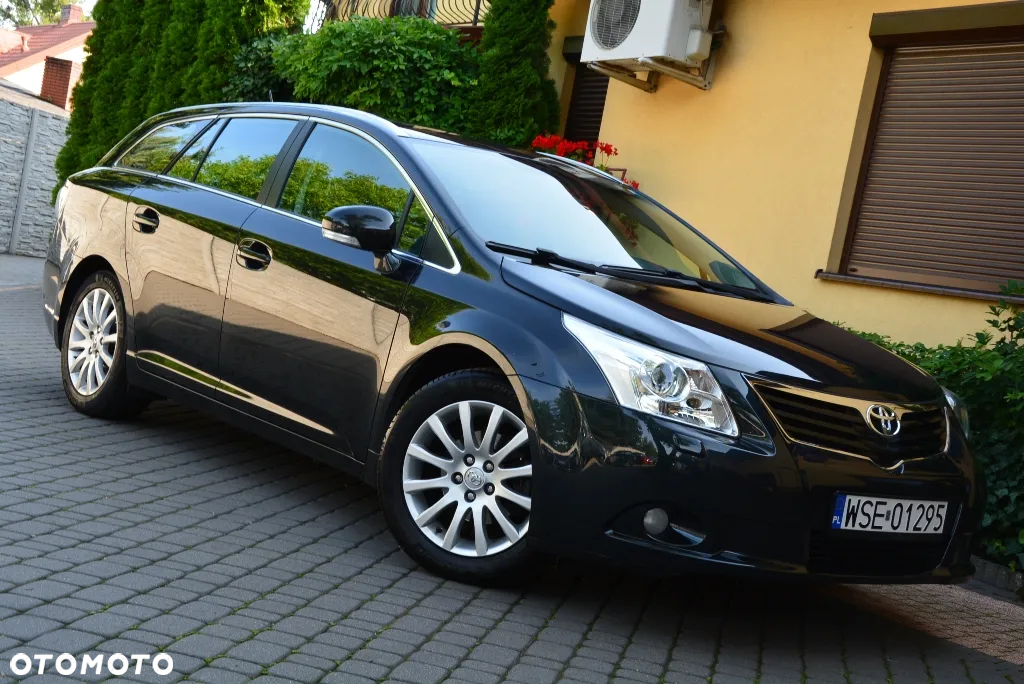 Toyota Avensis 1.8 Sol plus NAVI - 19