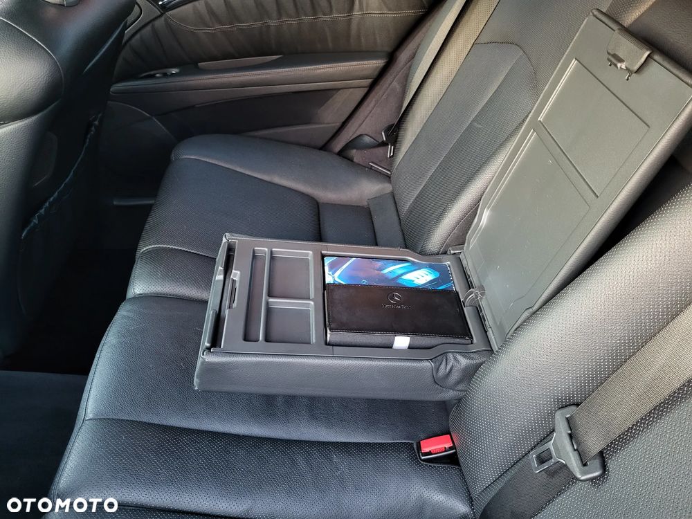 Mercedes-Benz Klasa E 500 T Avantgarde - 29