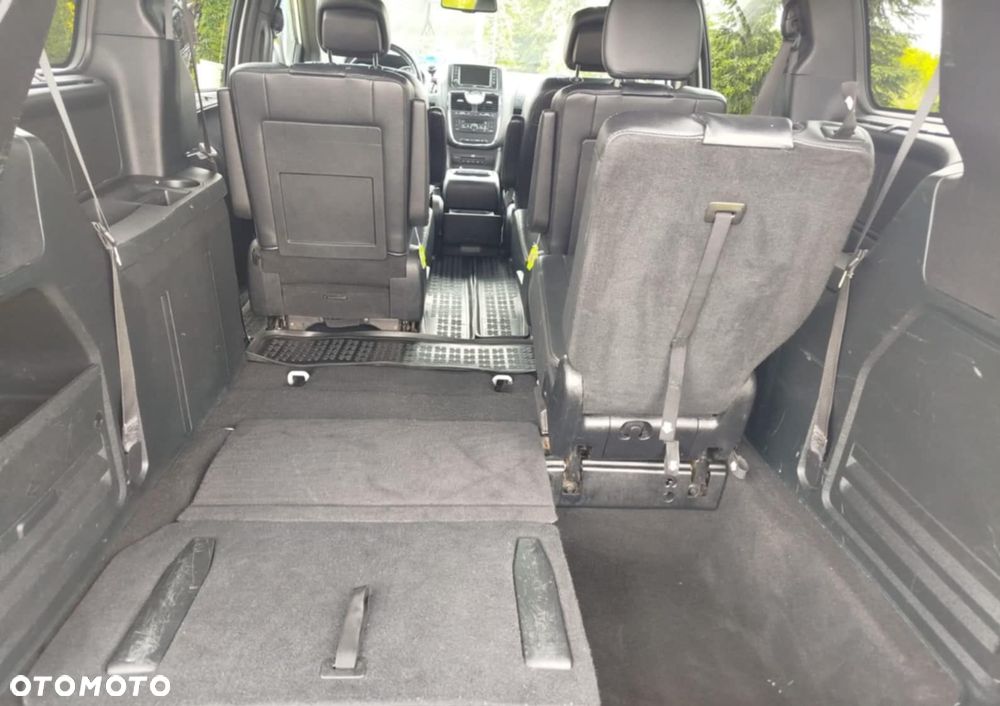 Chrysler Town & Country 3.6 Limited - 7