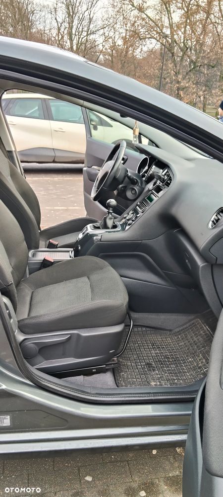 Peugeot 5008 1.6 THP Premium + - 8