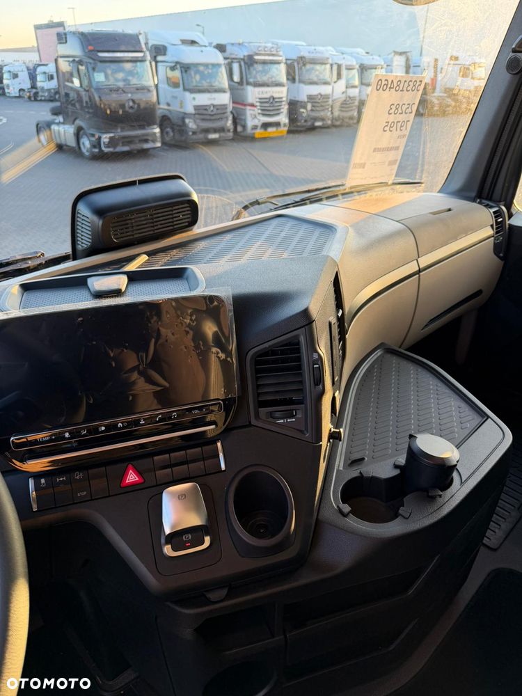 Mercedes-Benz Actros - 8