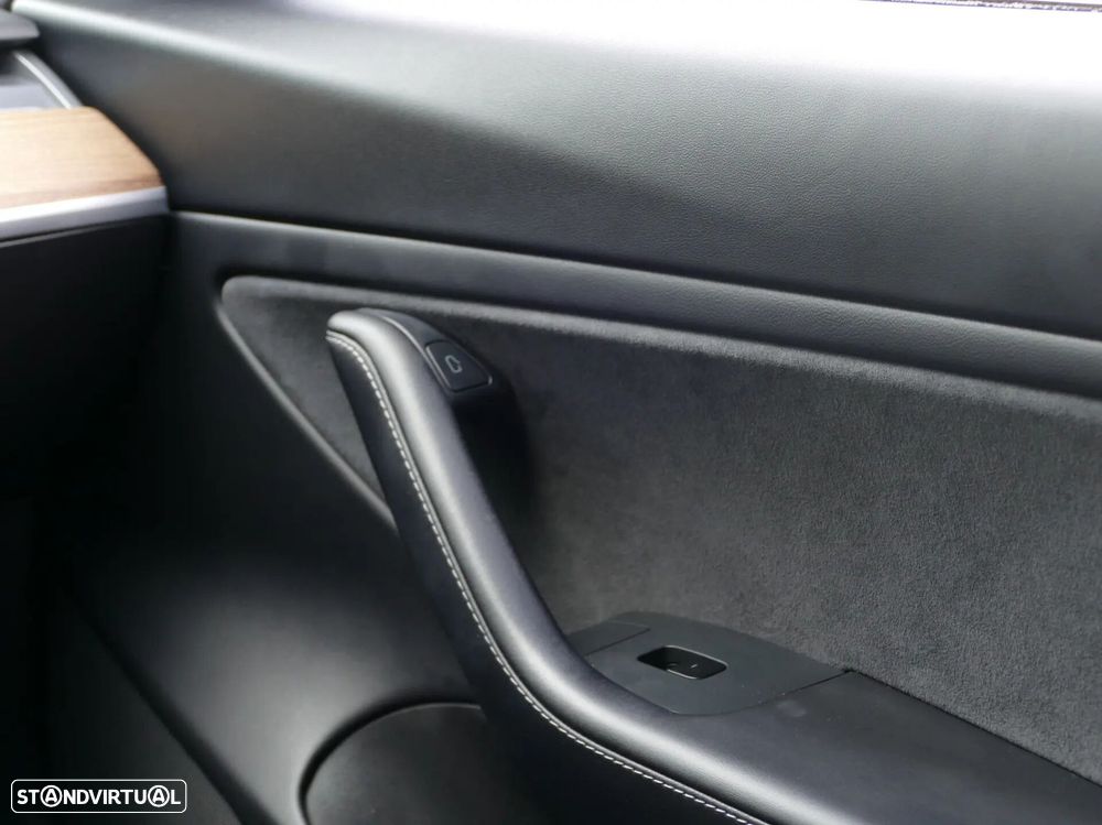 Tesla Model 3 Long Range Tração Integral - 31