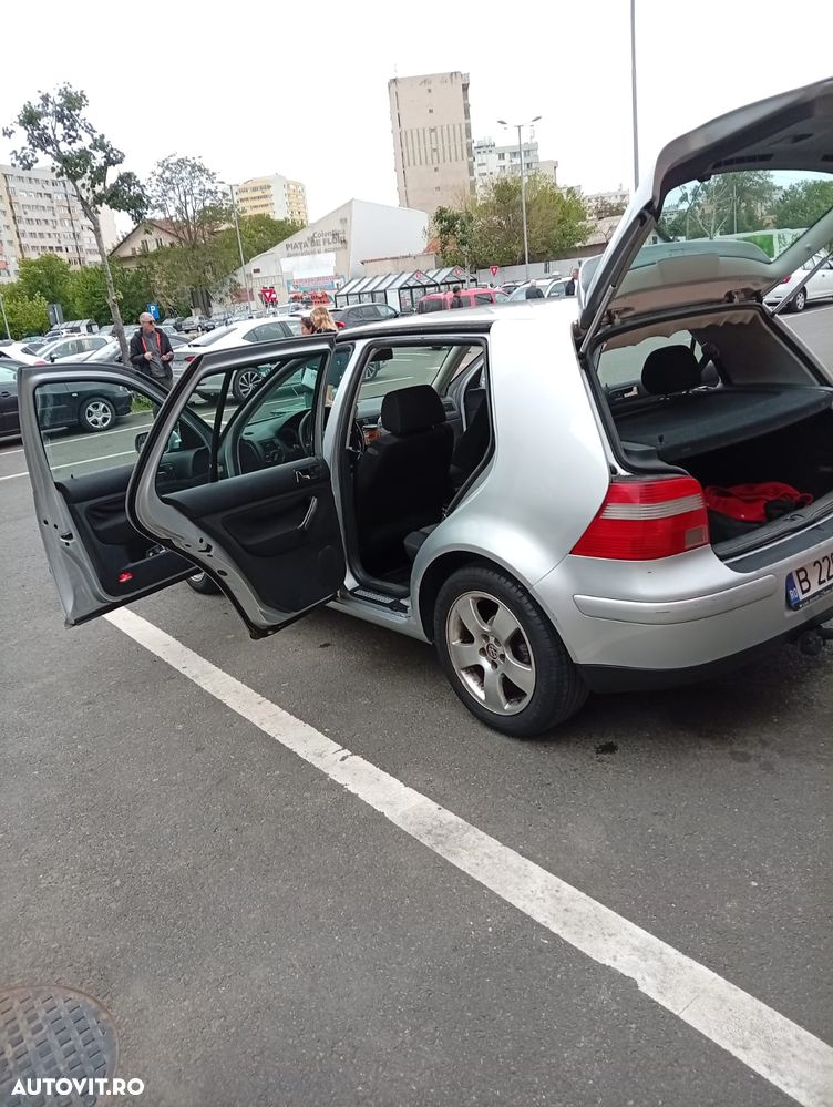 Volkswagen Golf 1.6 Pacific - 11