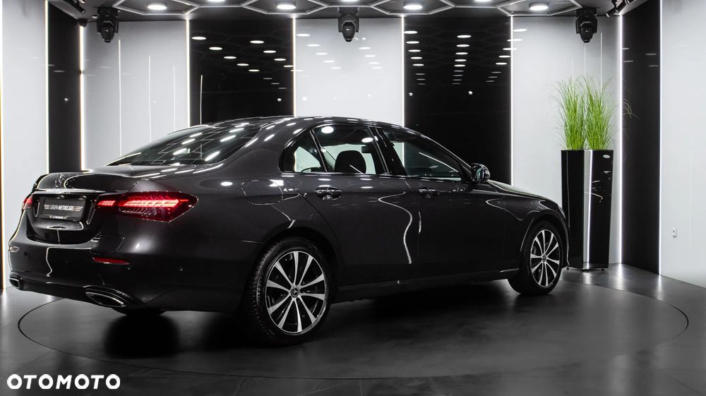 Mercedes-Benz Klasa E 300 Avantgarde - 9
