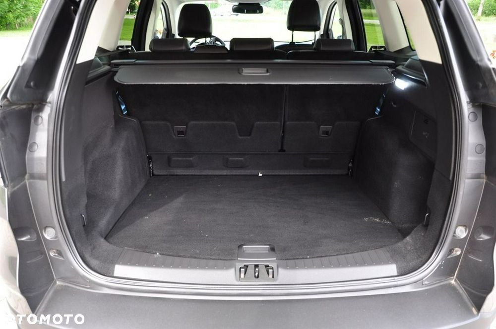 Ford Kuga - 25