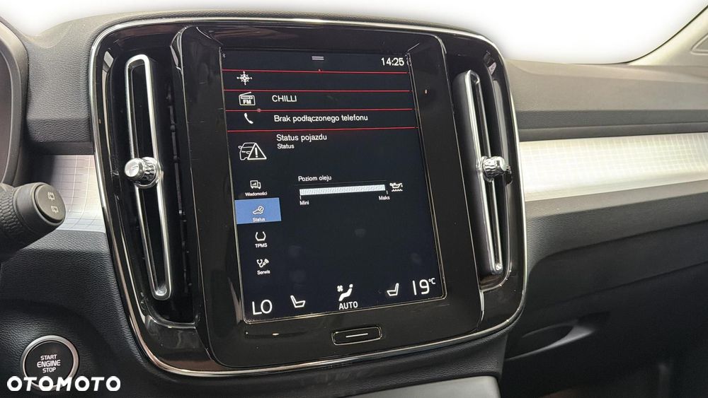 Volvo XC 40 T3 Momentum Pro - 32