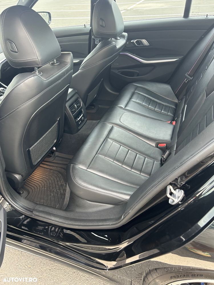 BMW Seria 3 330i AT M Sport - 11