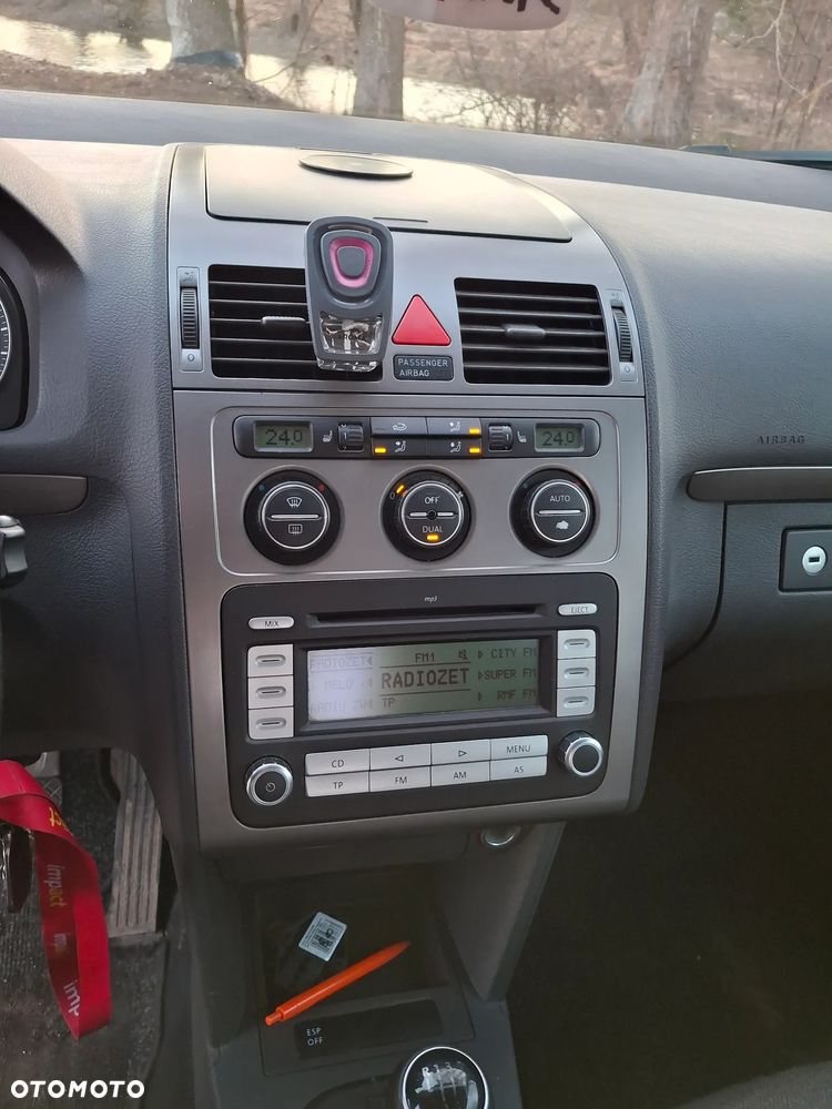 Volkswagen Touran 2.0 TDI DPF United - 5
