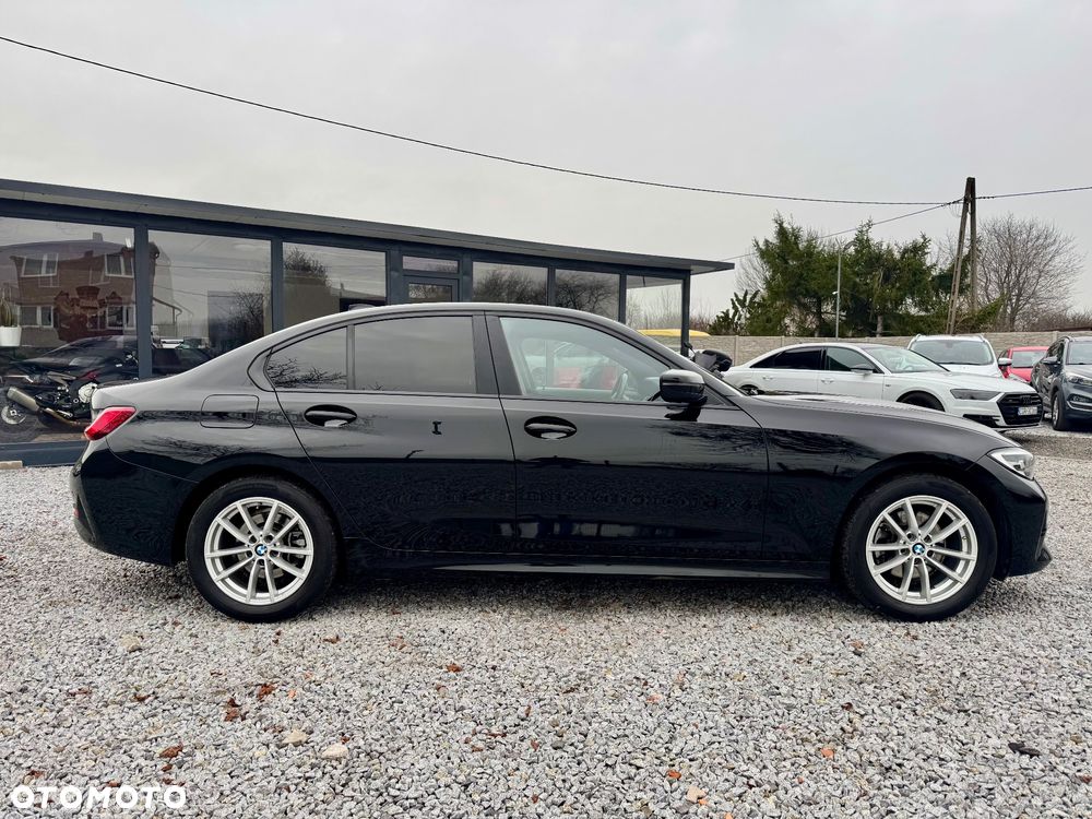 BMW Seria 3 320d M Sport - 4