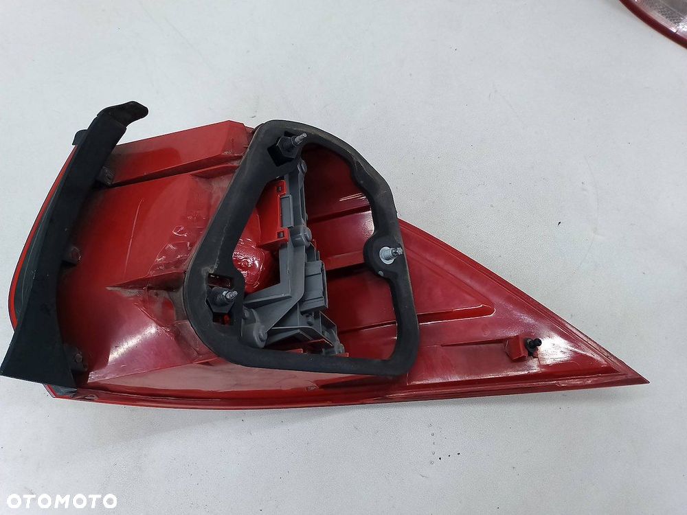 LAMPA TYLNA LEWA VW GOLF V 1K9945095D  1K9945111A KOMBI - 7