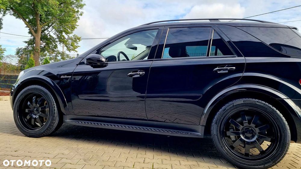 Mercedes-Benz ML ver-63-amg-4--matic - 19
