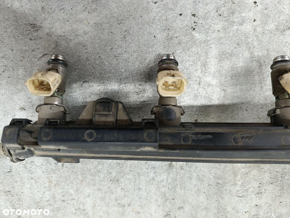 LISTWA WTRYSKOWA BENZYNA VW GOLF V 036133319BG 1.4 16V - 3