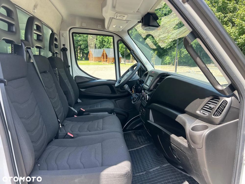Iveco Daily 70C17 / Kontener / Winda / - 32