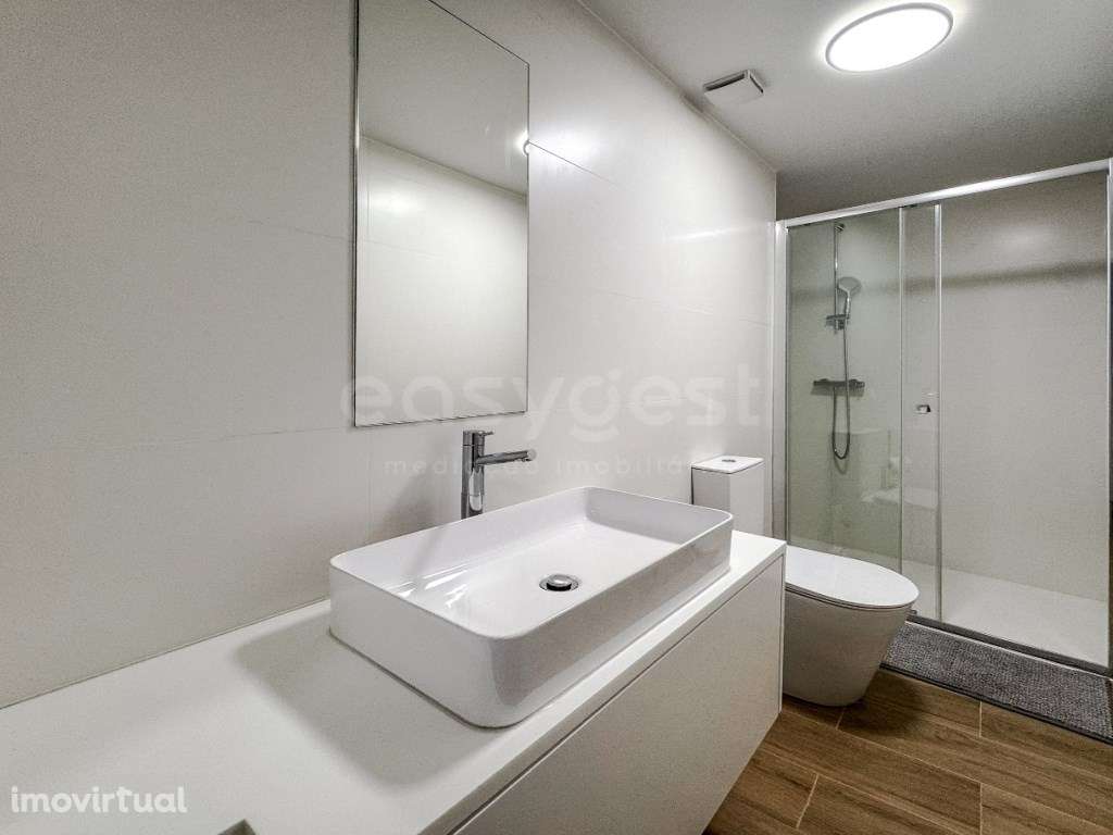 Apartamento T1 totalmente remodelado no coração do Bairro Alto - Grande imagem: 3/36