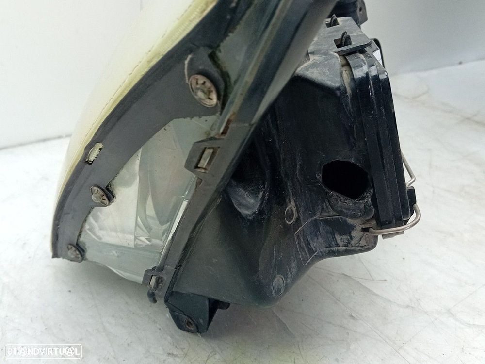 Ótica / farol esquerda FORD Focus II Carrinha (DA_) - 4