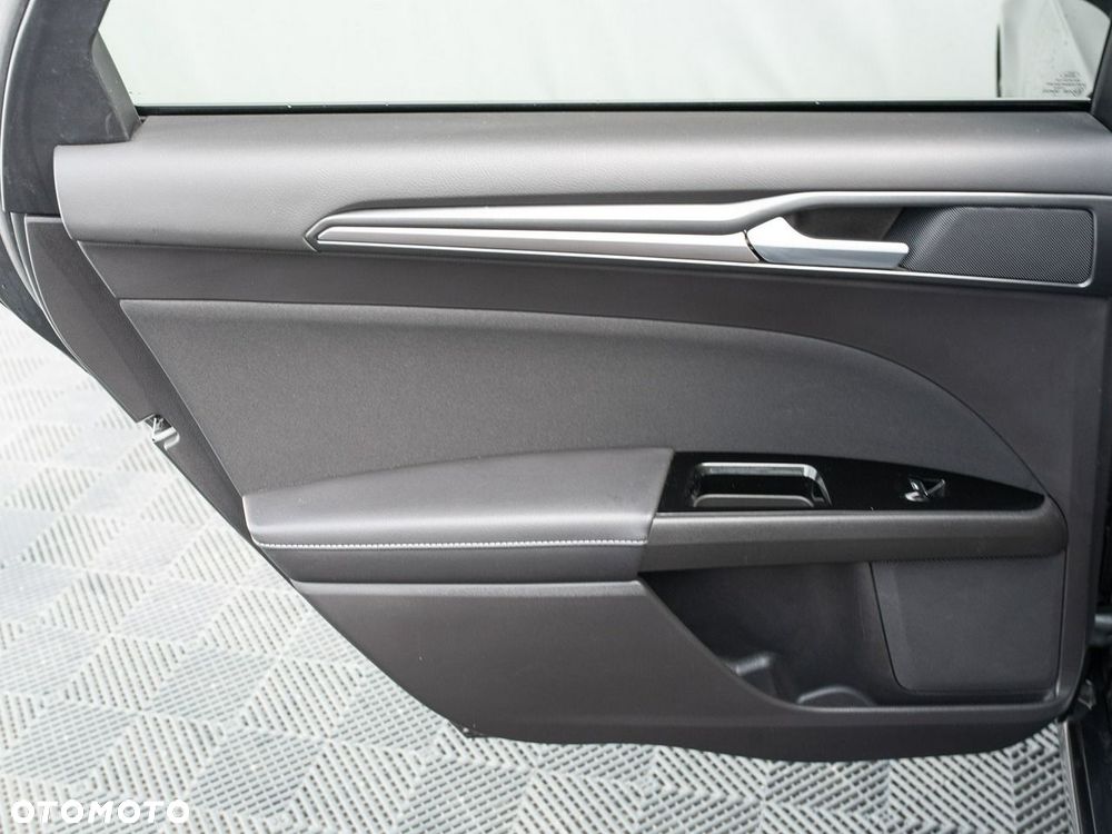 Ford Mondeo - 26