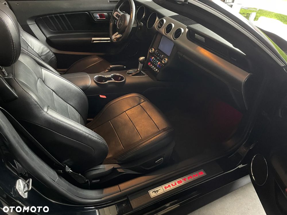 Ford Mustang - 6