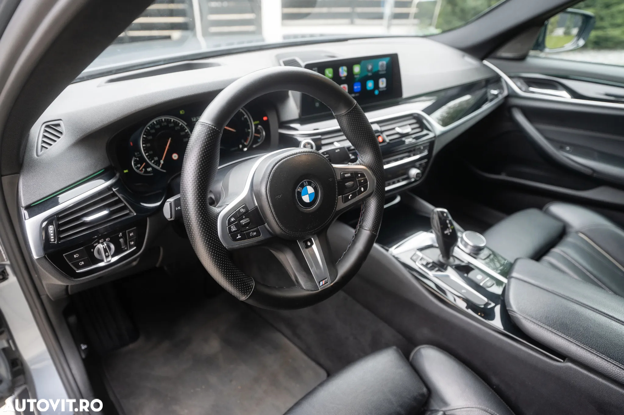 BMW Seria 5 520d AT - 11