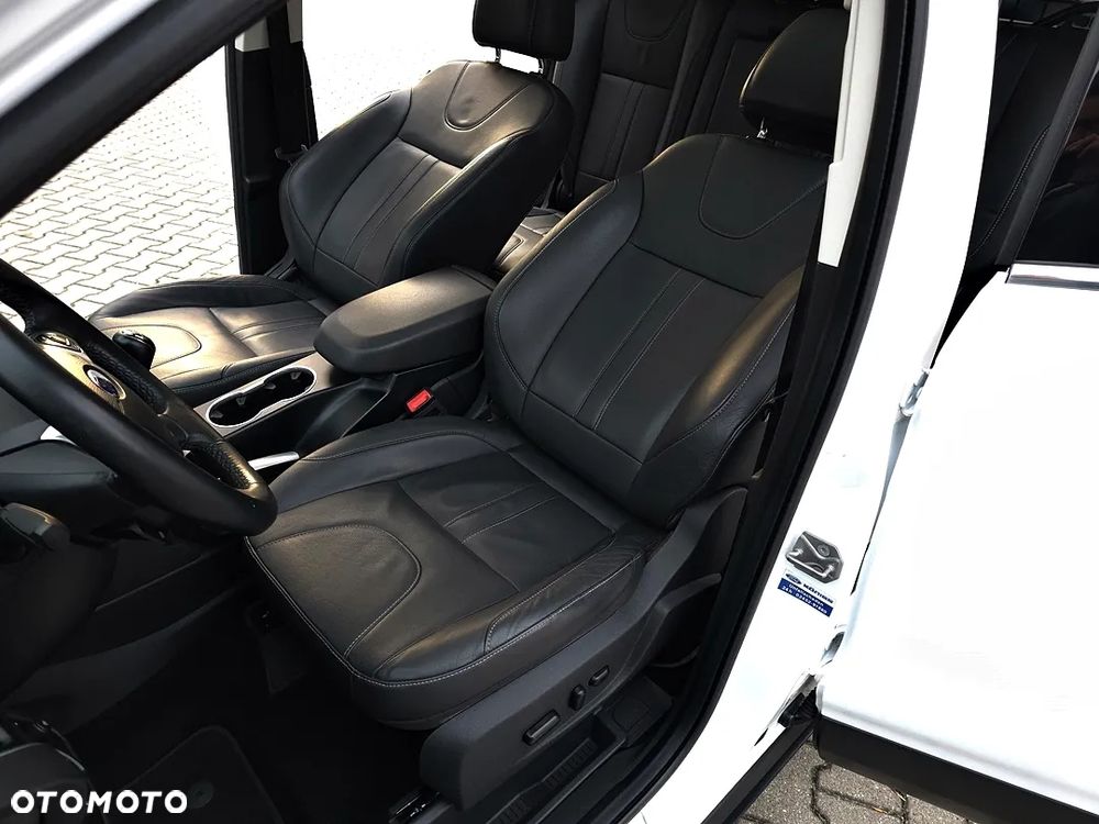 Ford Kuga 2.0 TDCi FWD Titanium Plus - 40