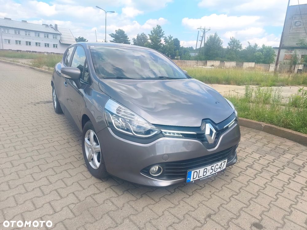 Renault Clio 1.2 16V 75 Life - 9