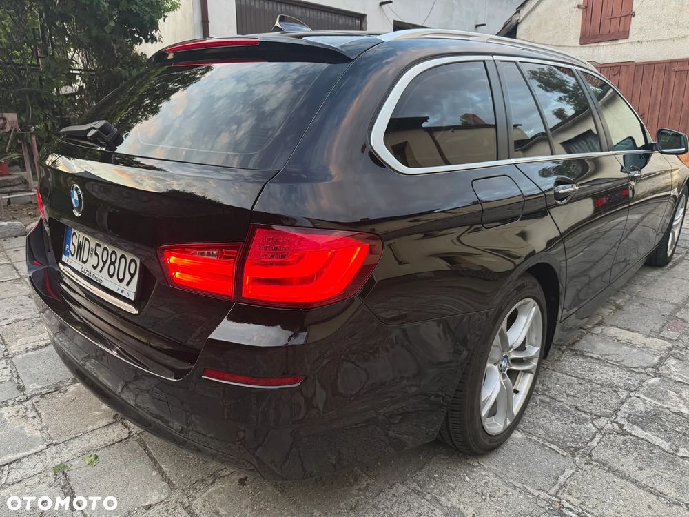 BMW Seria 5 530d xDrive - 7