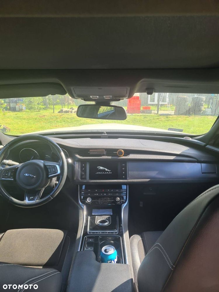 Jaguar XF 2.0 i4D AWD R-Sport - 2