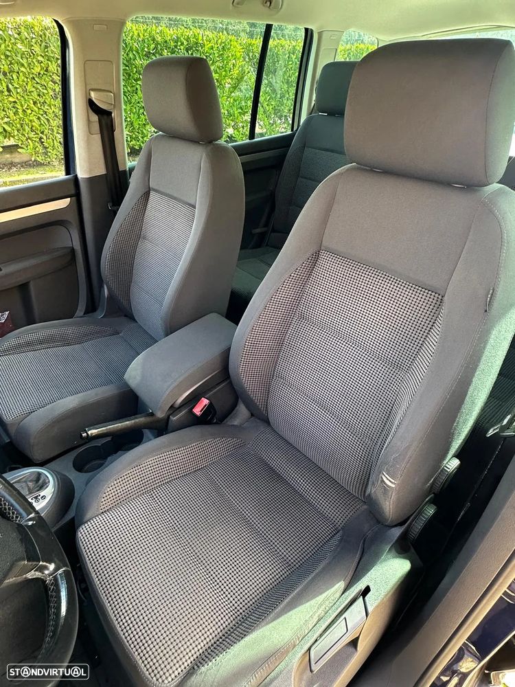 VW Touran 2.0 TDI Highline 7L - 18